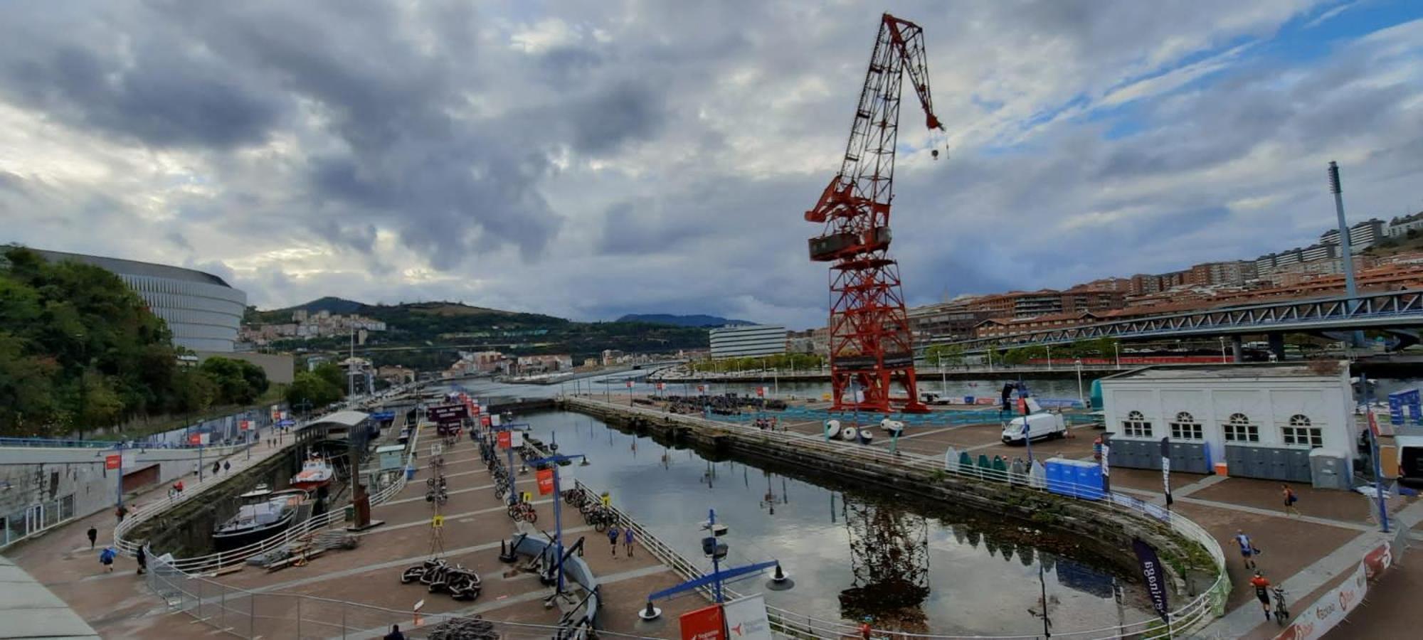 Bilbao, A Un Paso. Bilbau Exterior foto