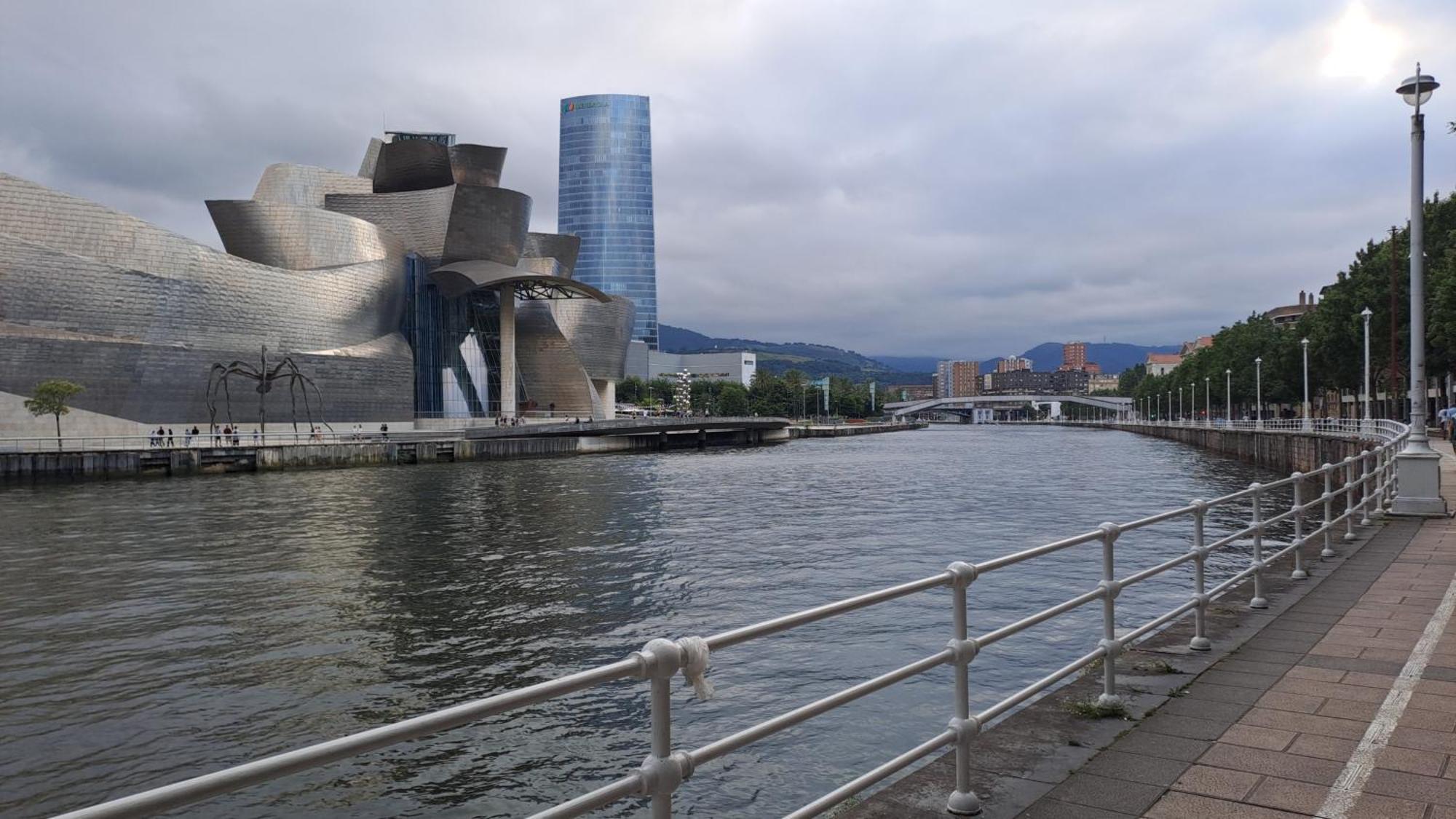 Bilbao, A Un Paso. Bilbau Exterior foto