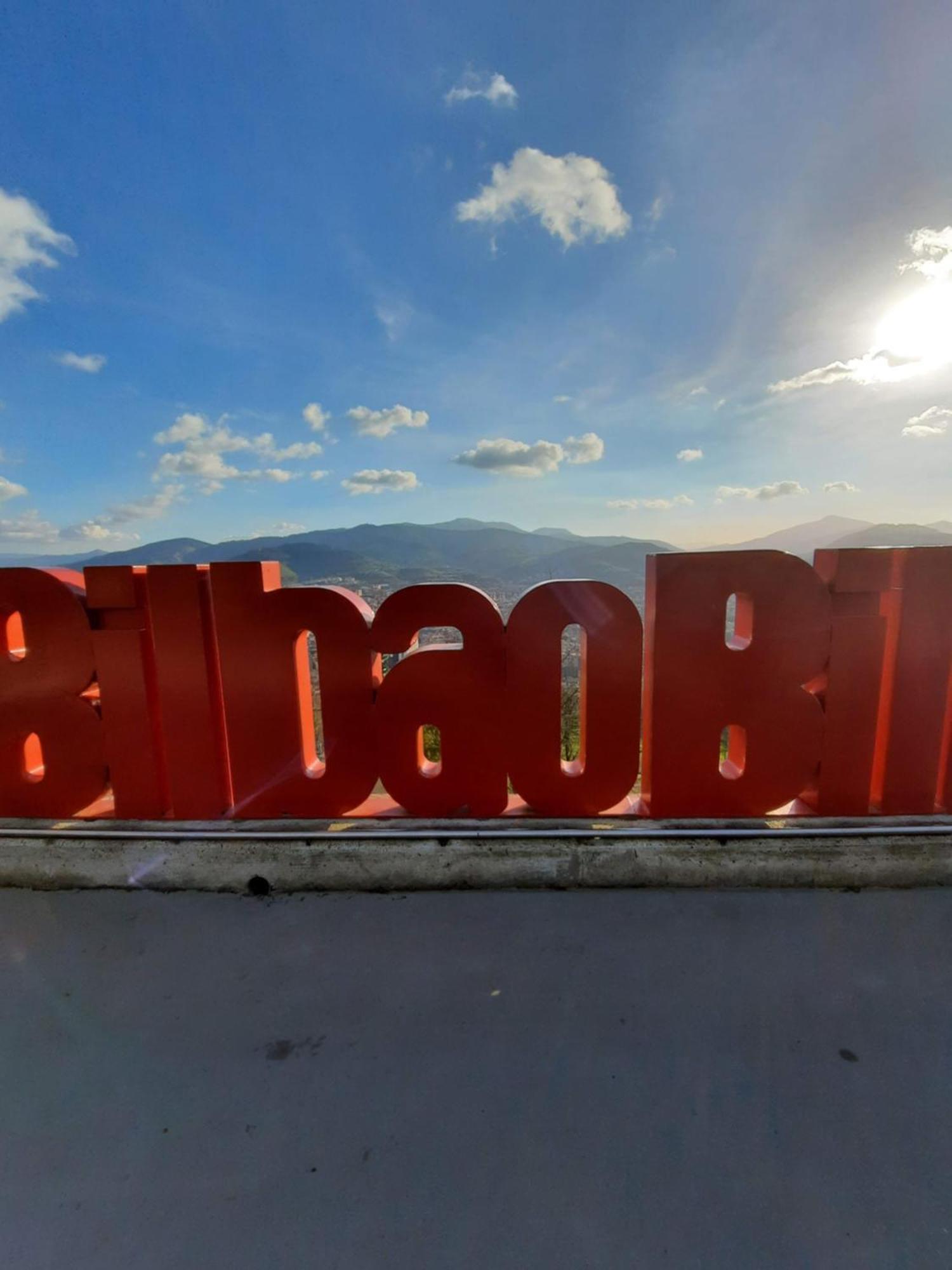 Bilbao, A Un Paso. Bilbau Exterior foto