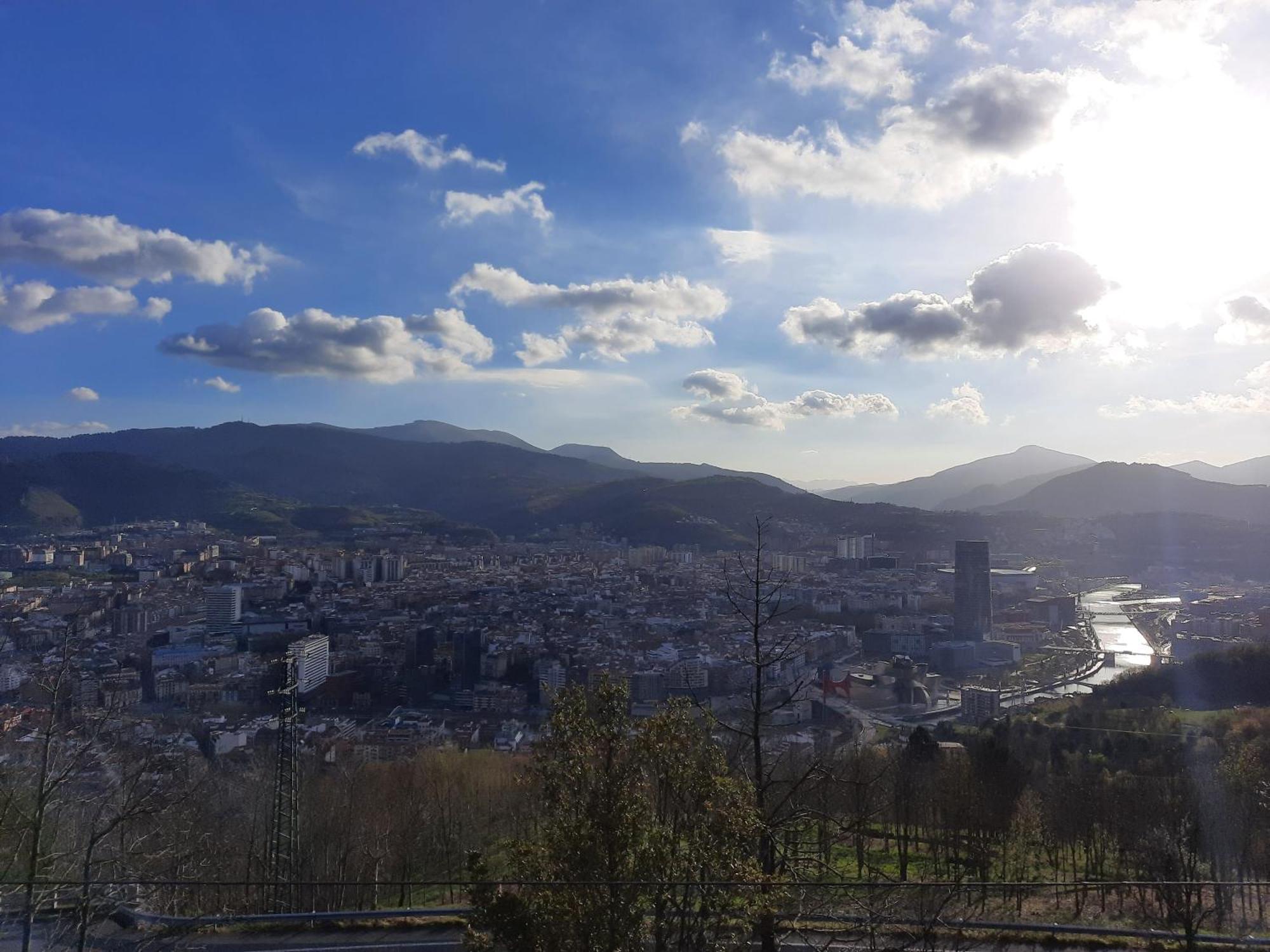 Bilbao, A Un Paso. Bilbau Exterior foto